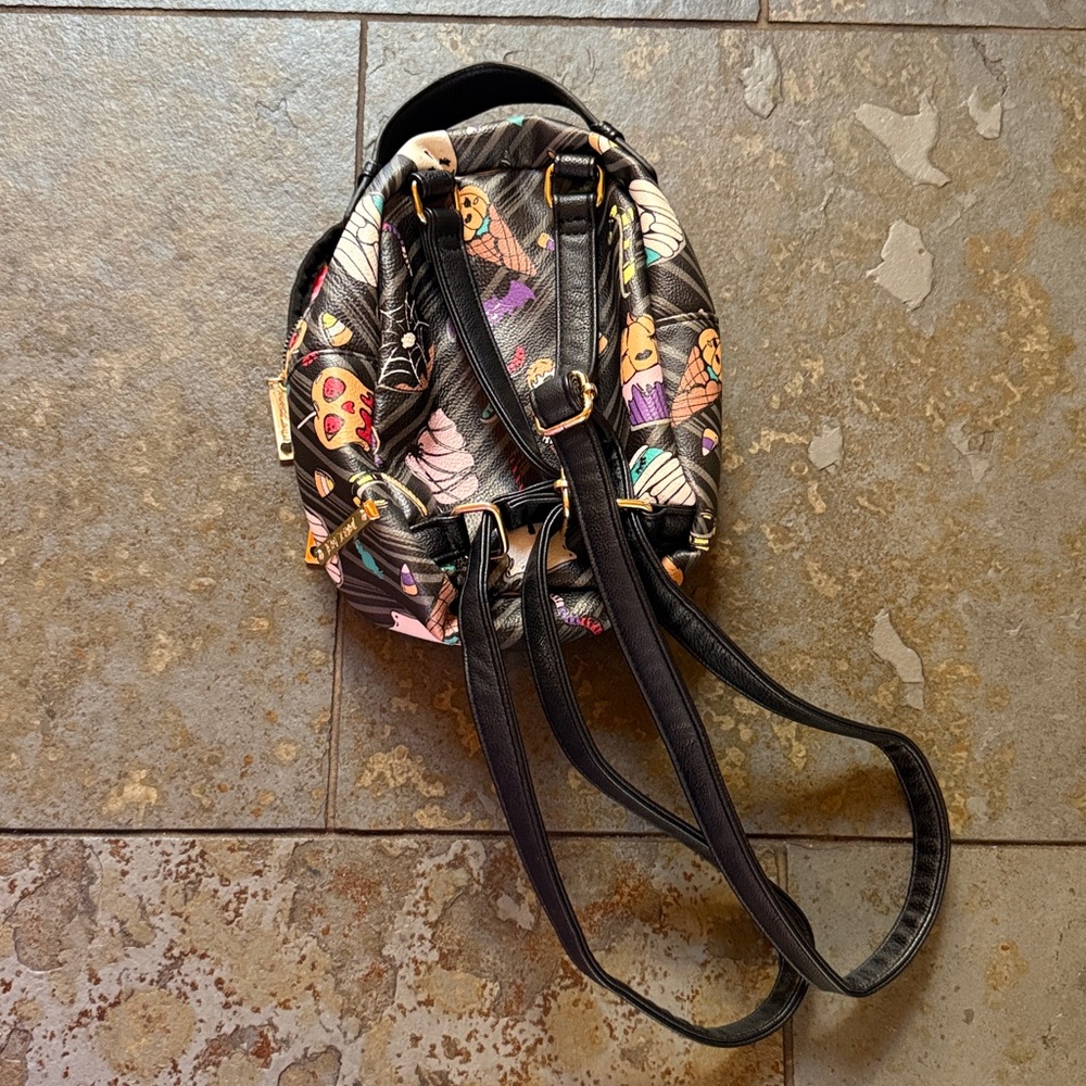 Betsey Johnson dog  Black Floral Print Mini Backpack - Picture 3 of 5